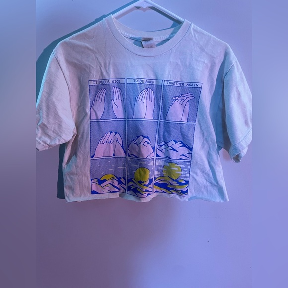 2/$10! GILDAN WOMENS GRAPHIC CROP TOP CUTE MEDIUM AESTHETIC POETIC SHIRT OCEAN🍀 - Picture 3 of 6
